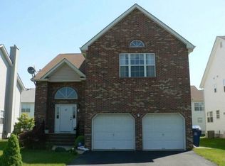 47 Canal View Dr, Lawrence Township, NJ 08648