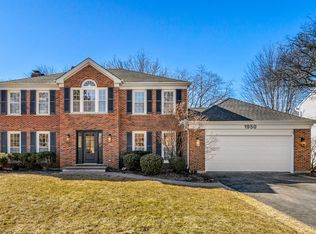 1950 Cromwell Dr, Wheaton, IL 60189