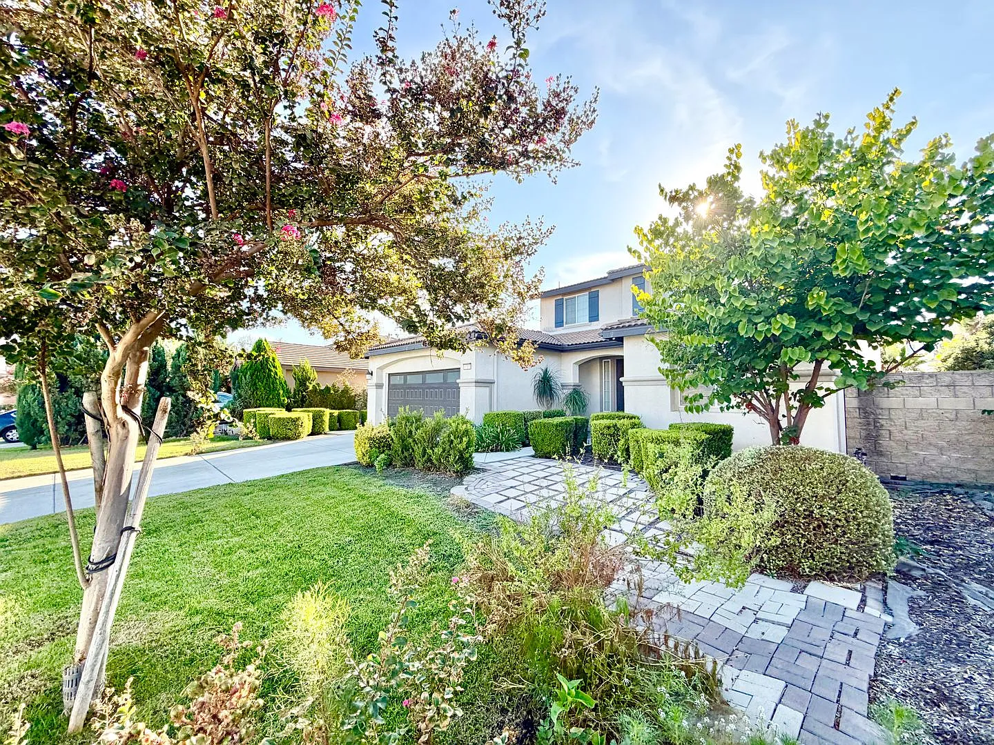 Spacious 4 Bedroom 3 Bathroom Home with Large Backyard! — Photo 3