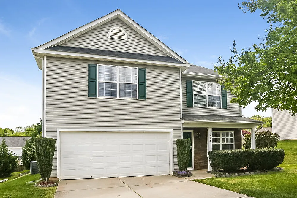 4 bed, 2.5 bath, 2089 sqft, $2,000 — Photo 4