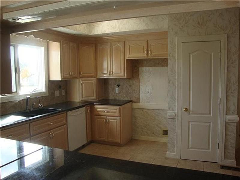 2nd image of 3721 Campbell Rd
