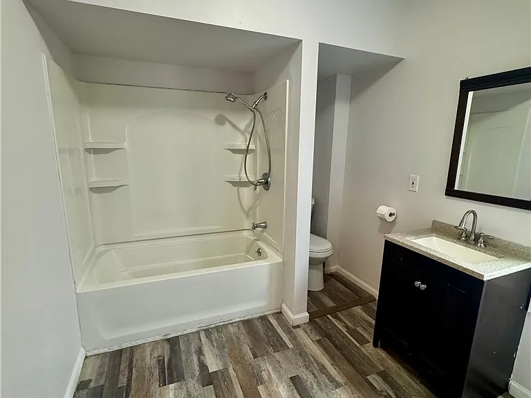 59 Clark Ave — Photo 6