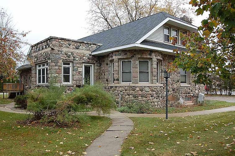 1st image of 307 E Houghton Ave