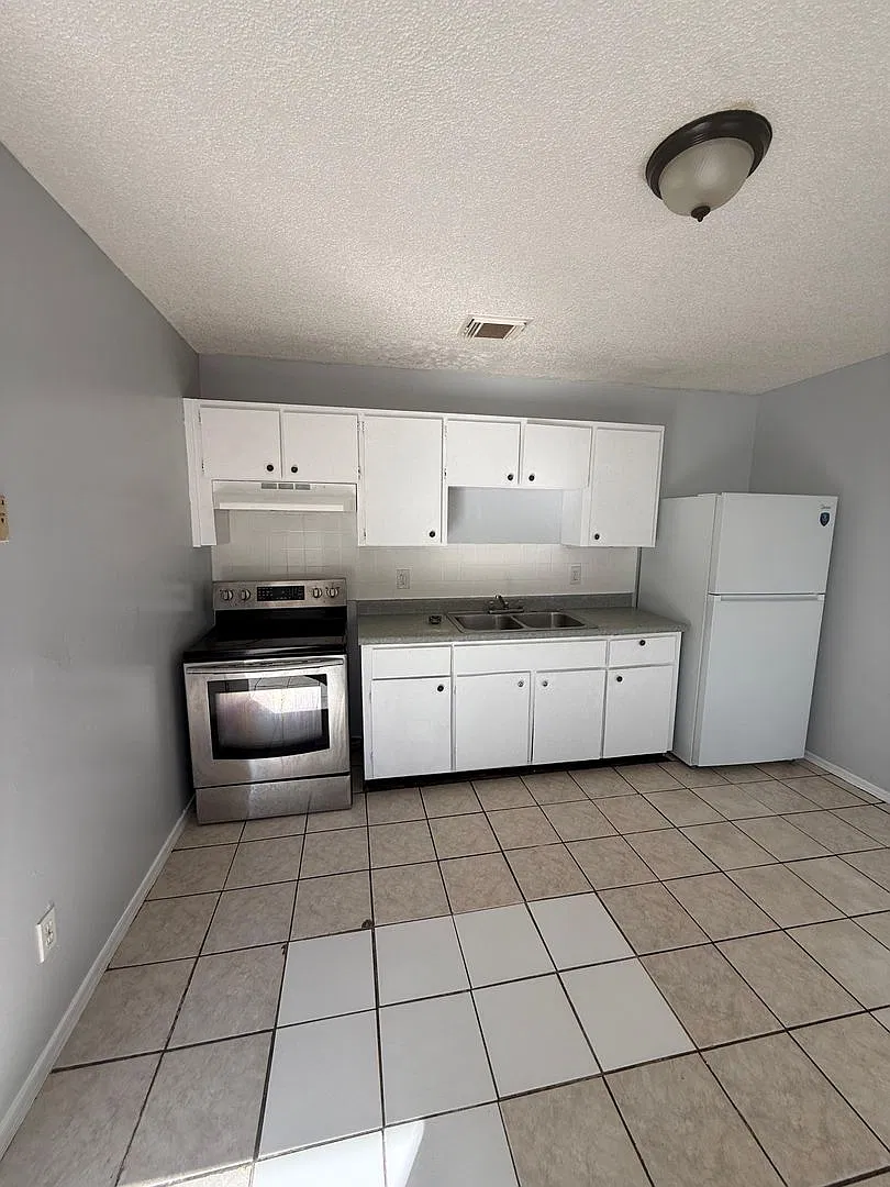 3997 Leonnie Rd #1-4 — Photo 2