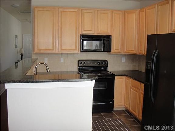 4th image of 14209 Tamarack Dr