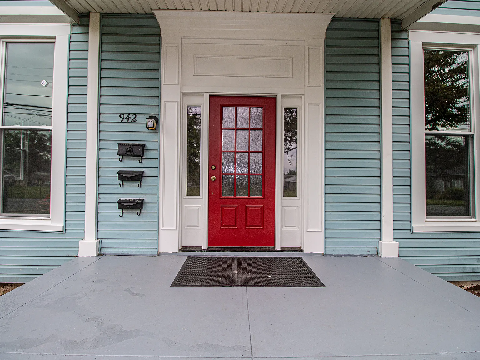 3 bed, 1800 sqft, $1,850 — Photo 1