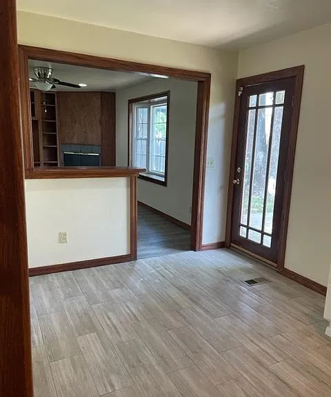 2529 Kings Way — Photo 15