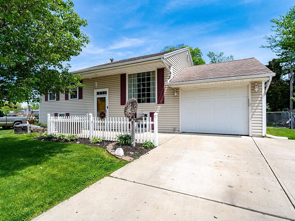 1st image of 608 Walsh Dr