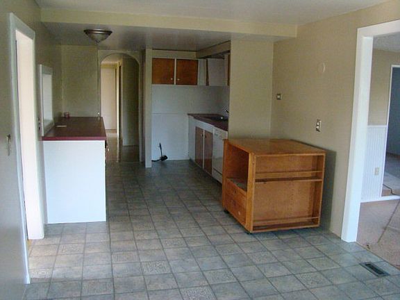 3rd image of 8010 Davenport Ln