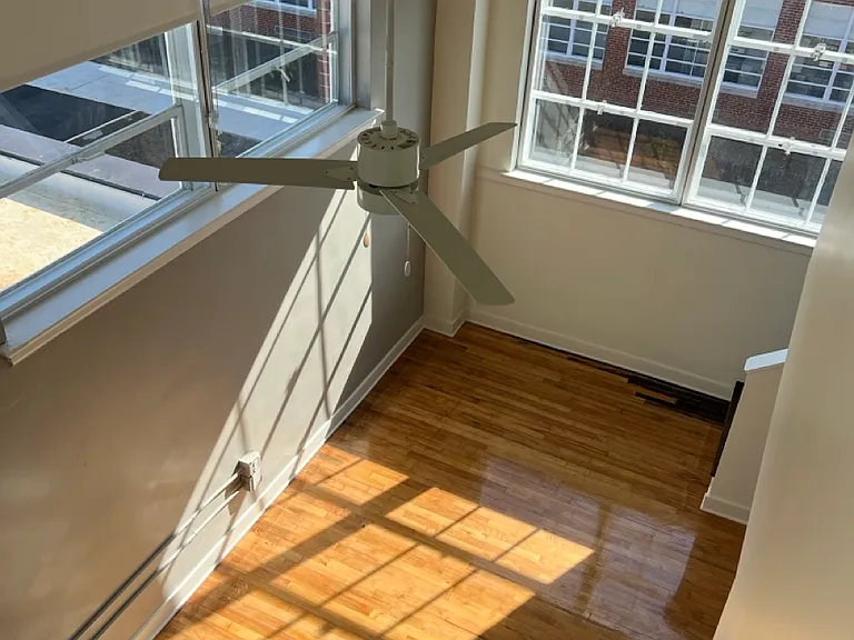 Pulaski Lofts — Photo 94