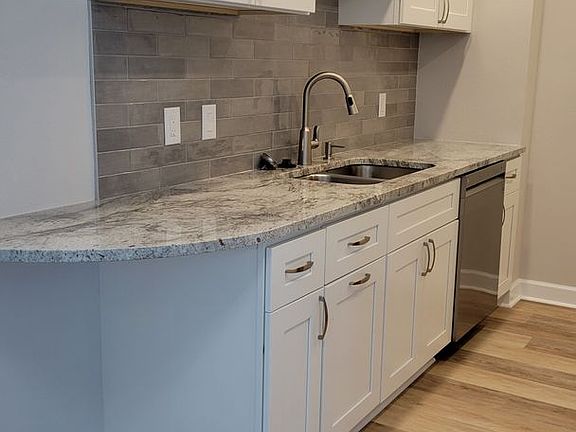 4th image of 750 N Tamiami Trl Unit 1004