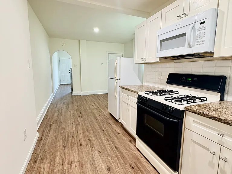 1844 Hart Ln — Photo 6