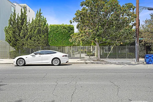 11503 Chandler Blvd #3/4 Photo 1