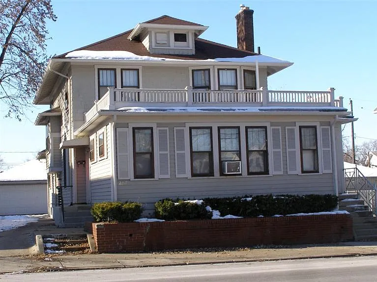 2617 Pleasant Ave photo 1