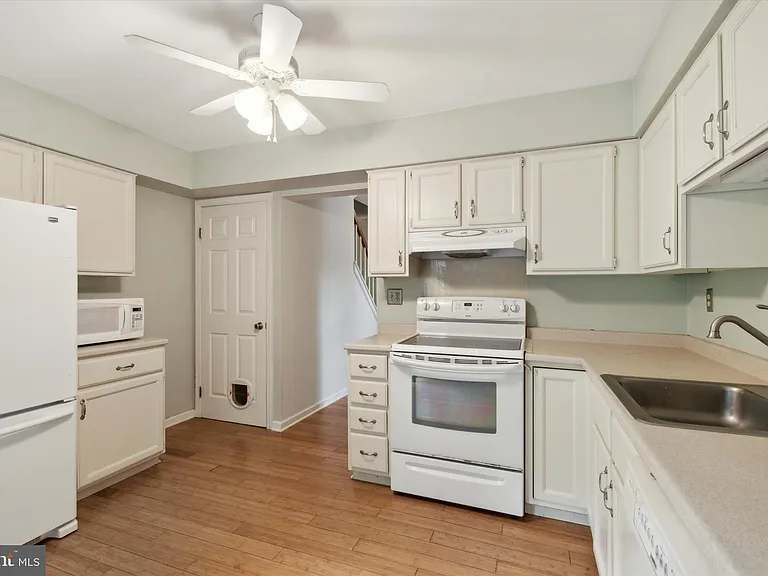 1607 Barbara Dr — Photo 23