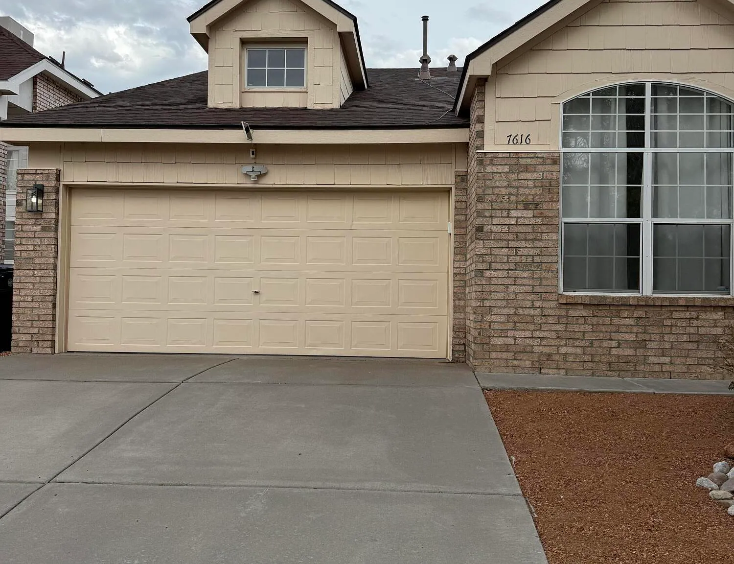 3 bed, 2.0 bath, 1436 sqft, $2,600 — Photo 2