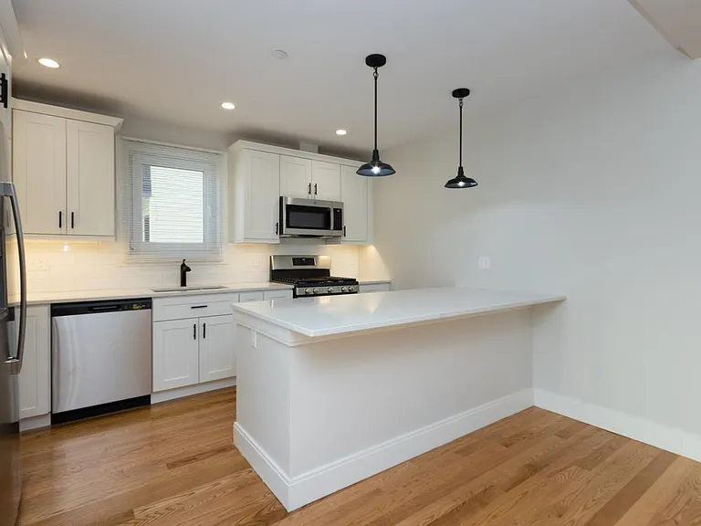 5 Tovar St #1R — Photo 6