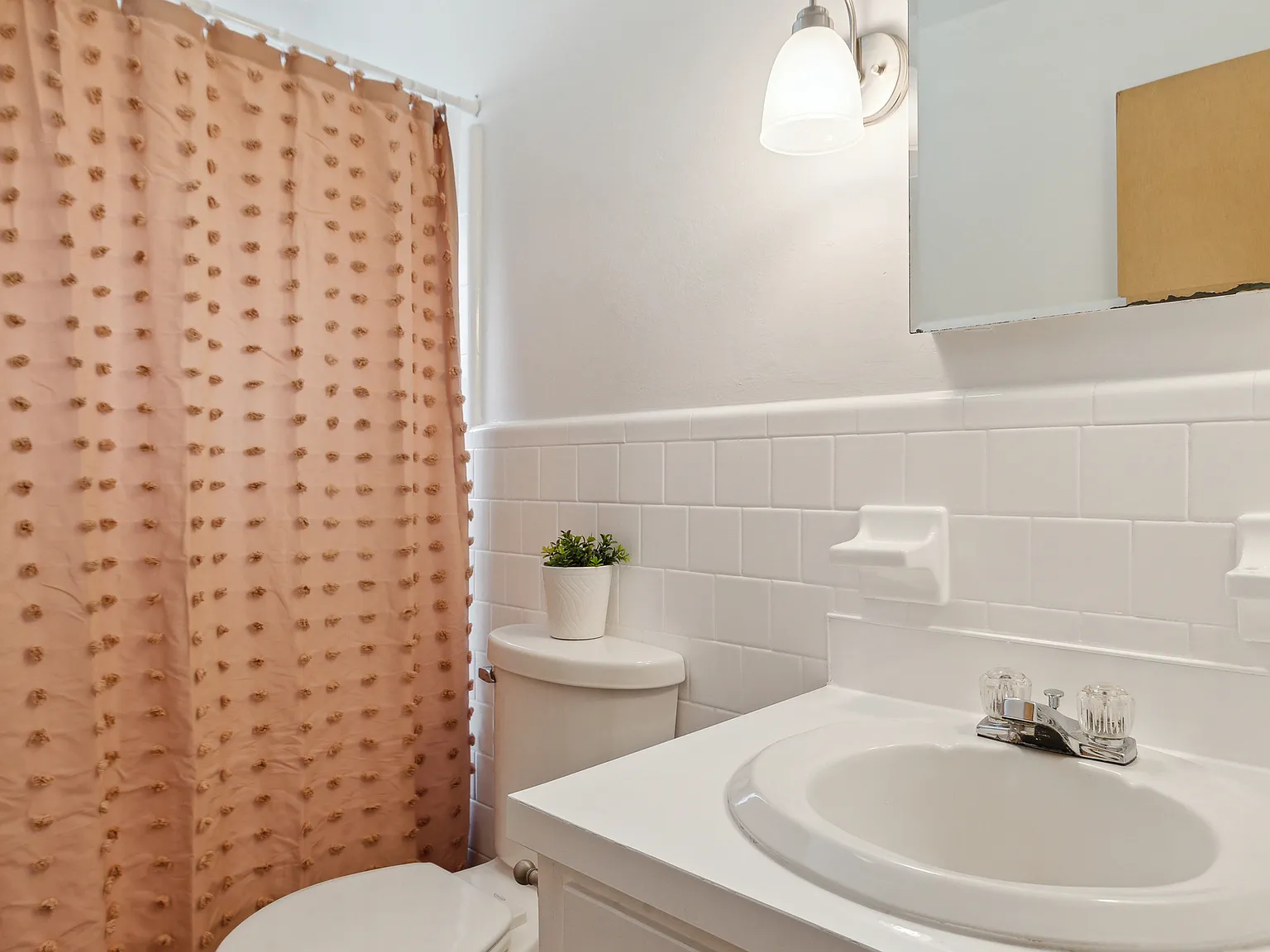 3 bed, 1618 sqft, $1,100 — Photo 3