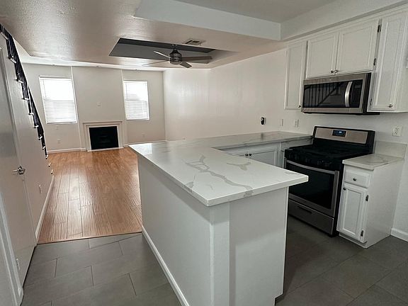 3rd image of 10827 Hortense St APT 11