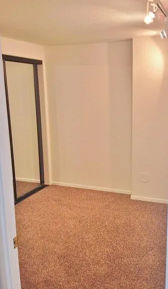 883 Windsor Way #B — Photo 7