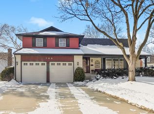 766 S Harvard Ct, Palatine, IL 60067