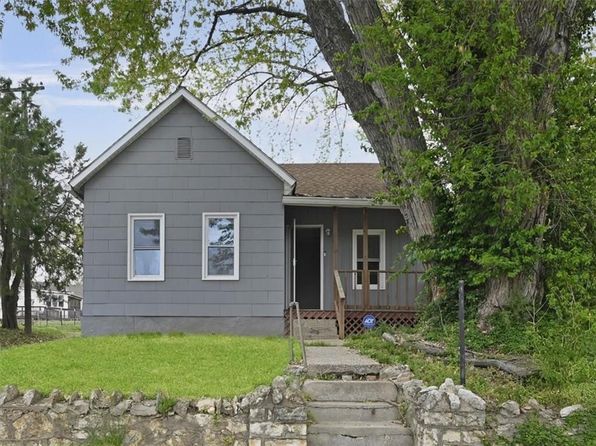 924 Dakota St, Leavenworth, KS 66048