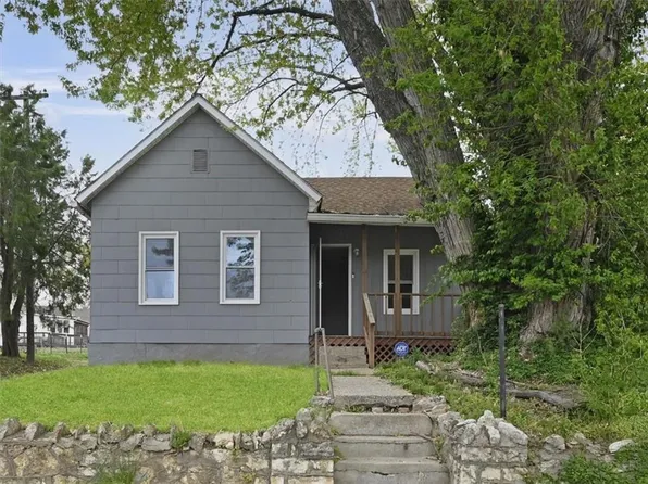 924 Dakota St, Leavenworth, KS 66048