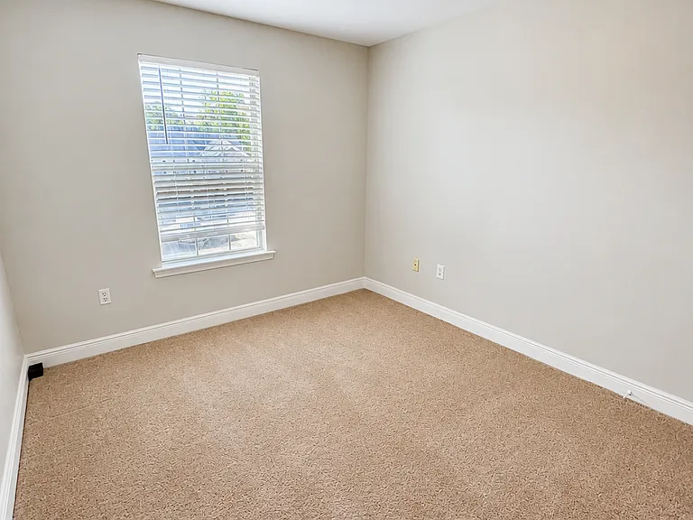 206 Jefferson Pl — Photo 12