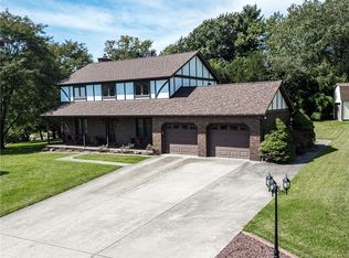 196 White Oak Dr, Lower Burrell, PA 15068