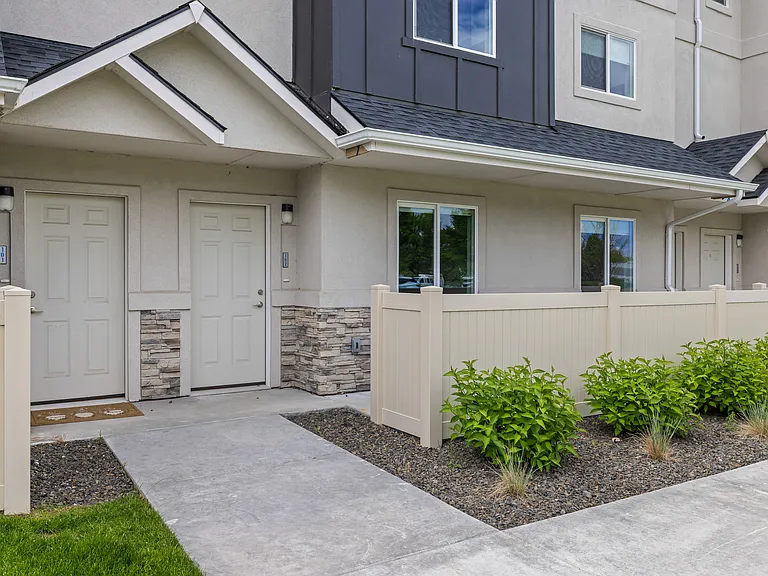 Telluride Apartments — Photo 12