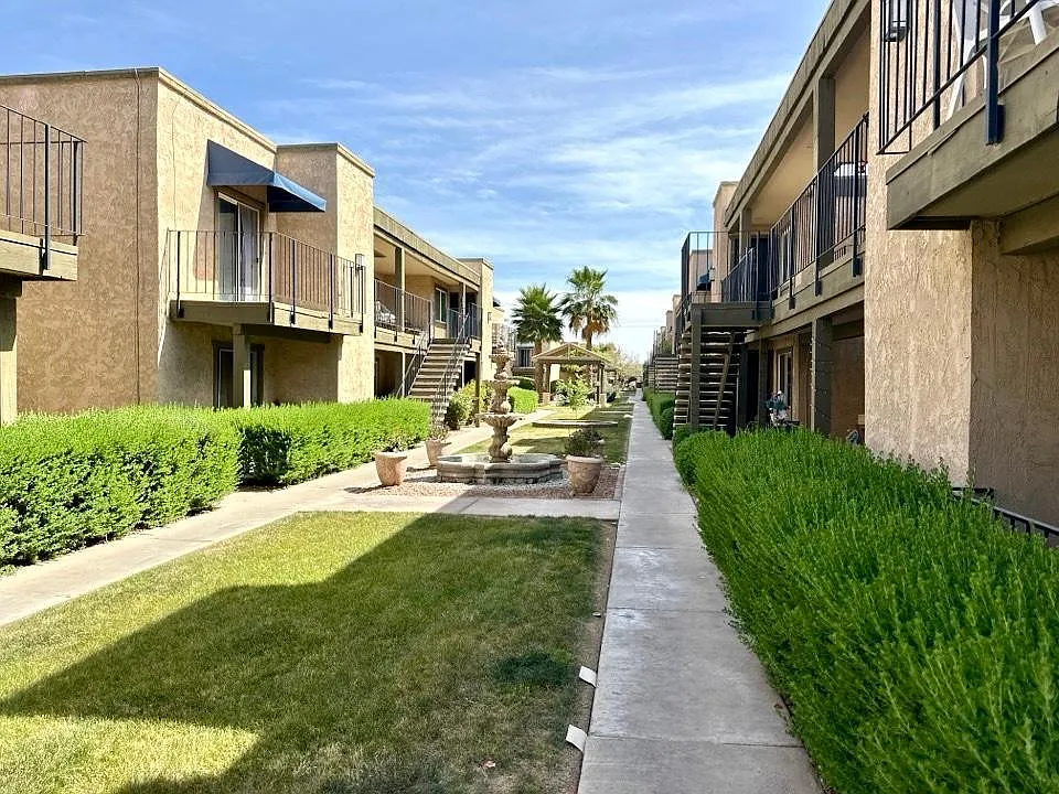 Building Photo - 2228 E Campbell Ave #214