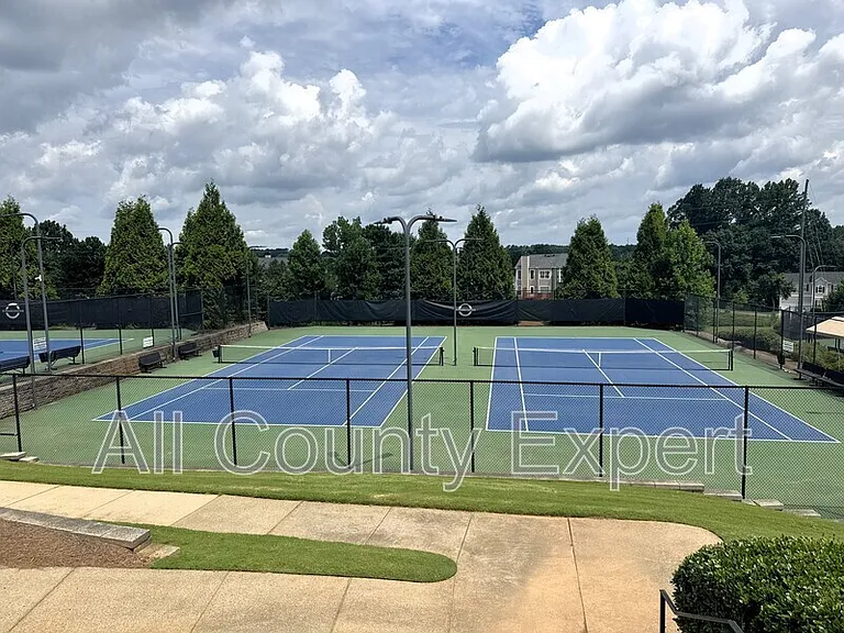 1529 Huntwood Ct — Photo 32