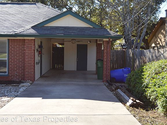 2nd image of 808B Lone Star Dr