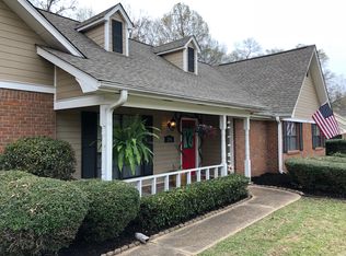 296 Sherwood Dr, Columbus, MS 39705