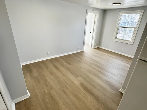 491 Church St #2, Windsor, ON N9A 4T1