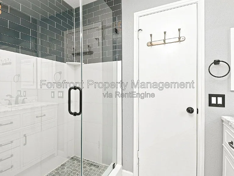 6023 Broadmeadow — Photo 11