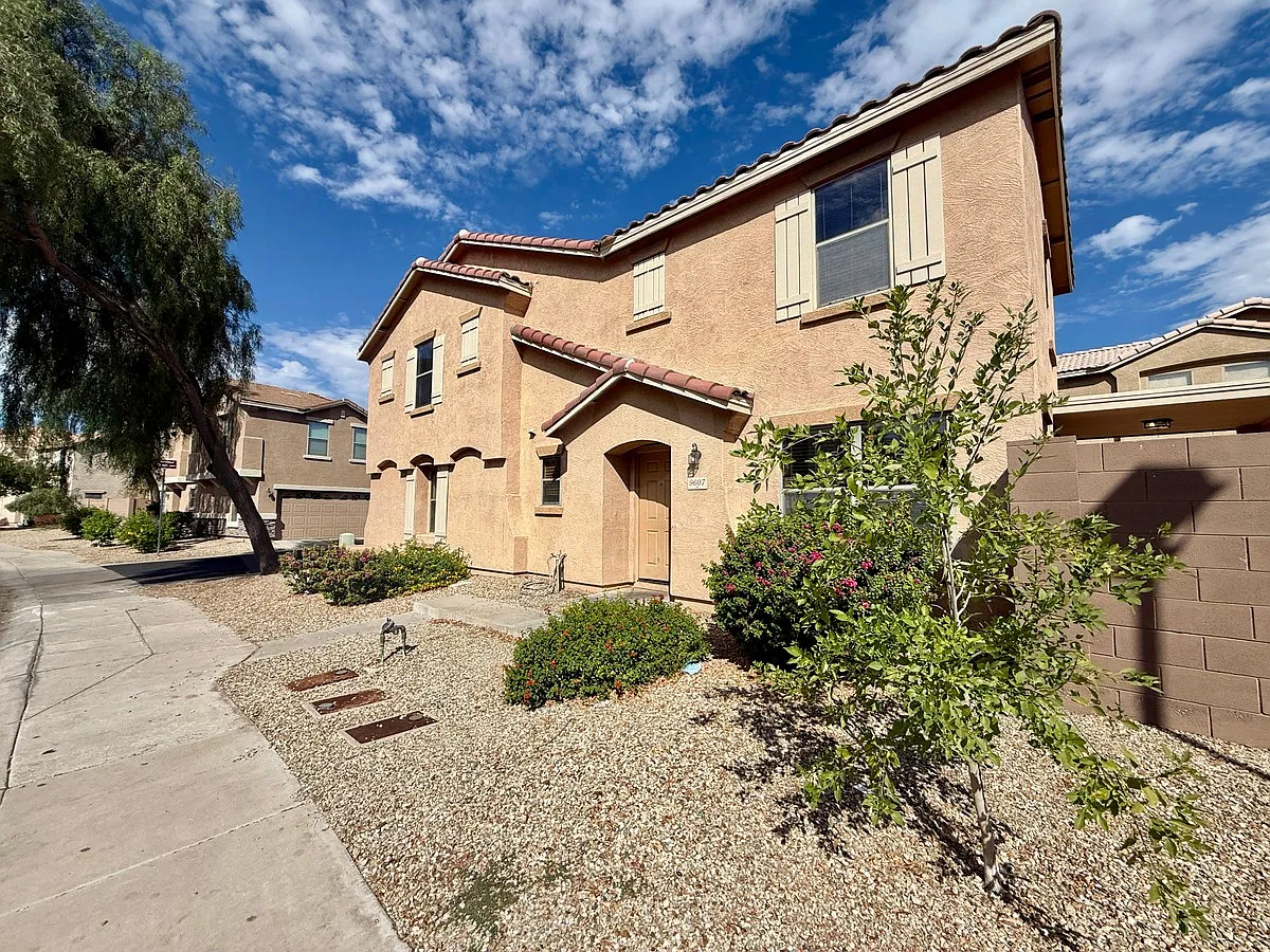 3 bed, 2.5 bath, 1528 sqft, $1,790 — Photo 2