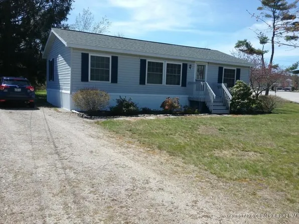 1 Village Green Dr, Wells, ME 04090