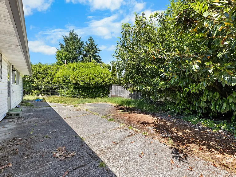 9301 Elwood Dr SW — Photo 13