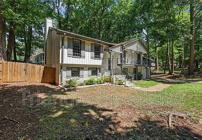 1012 Askham Dr — Photo 4