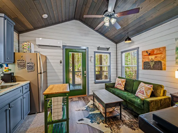 52 County Road 1035, Mentone, AL 35984