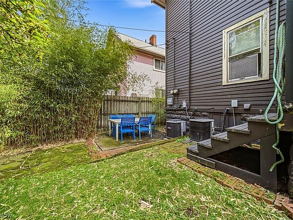 5th image of 1330 W 64th St