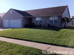 1355 Country Ln, Mt Zion, IL 62549