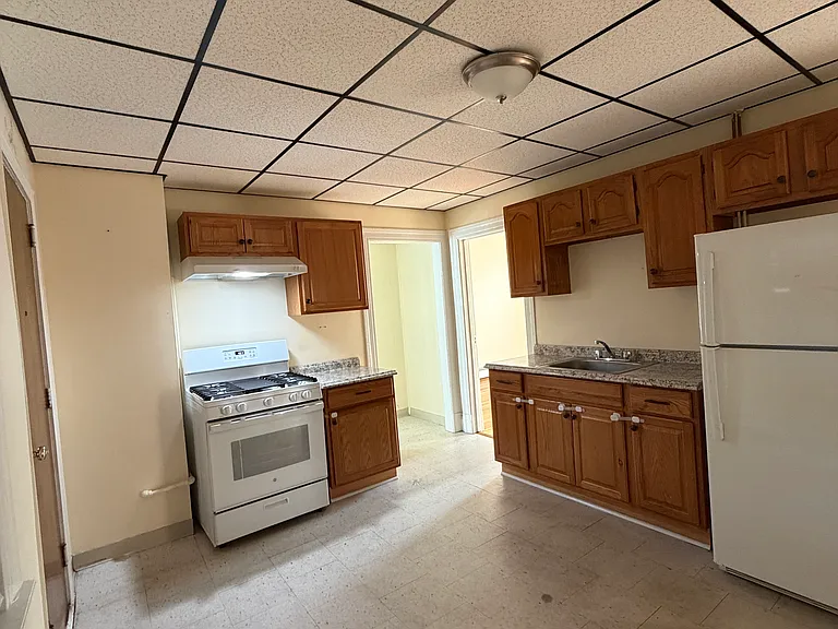 283 New Britain Ave #C1 — Photo 4