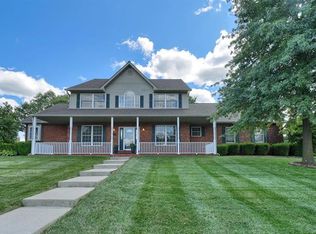 135 Sawgrass Ln, O'Fallon, IL 62269