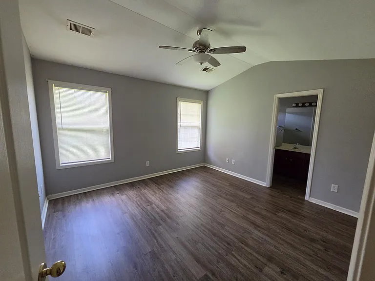 141 McConnells Trce — Photo 5