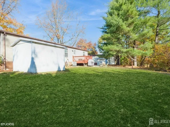337 Pond Ct, Spotswood, NJ 08884