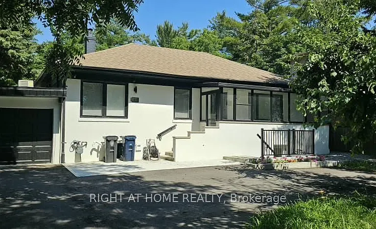61 Gladys Rd — Photo 1
