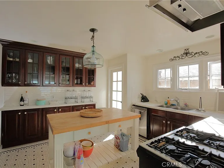 1061 Gaviota Dr — Photo 6