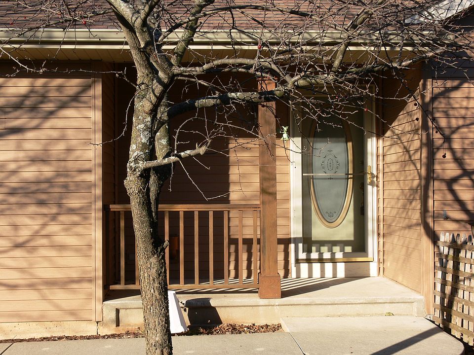 1st image of 725 Cattail Ct